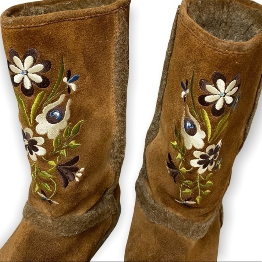 Report Nanuk Floral Embroidered Suede Leather Fur Lined Winter Boots Size 8 View 6